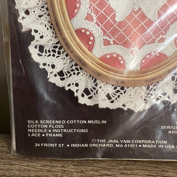 2 Vintage Charmin Chainstitching Kits Framed Sewing Project Butterfly & Shell - Picture 6 of 8